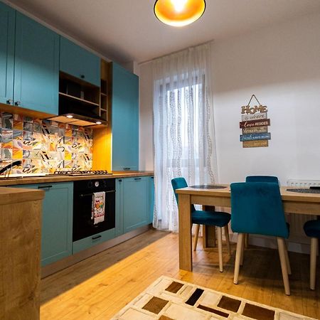 דירות בראשוב Lighthouse Central Apt With Unique Views Of The Fortress, Free Parking, 5 Min By Car From The Old Town מראה חיצוני תמונה