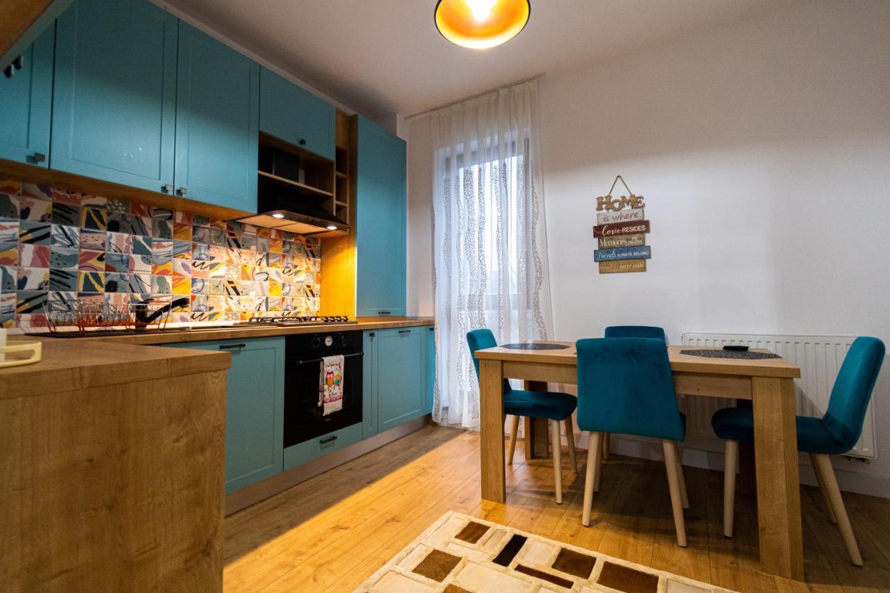 דירות בראשוב Lighthouse Central Apt With Unique Views Of The Fortress, Free Parking, 5 Min By Car From The Old Town מראה חיצוני תמונה