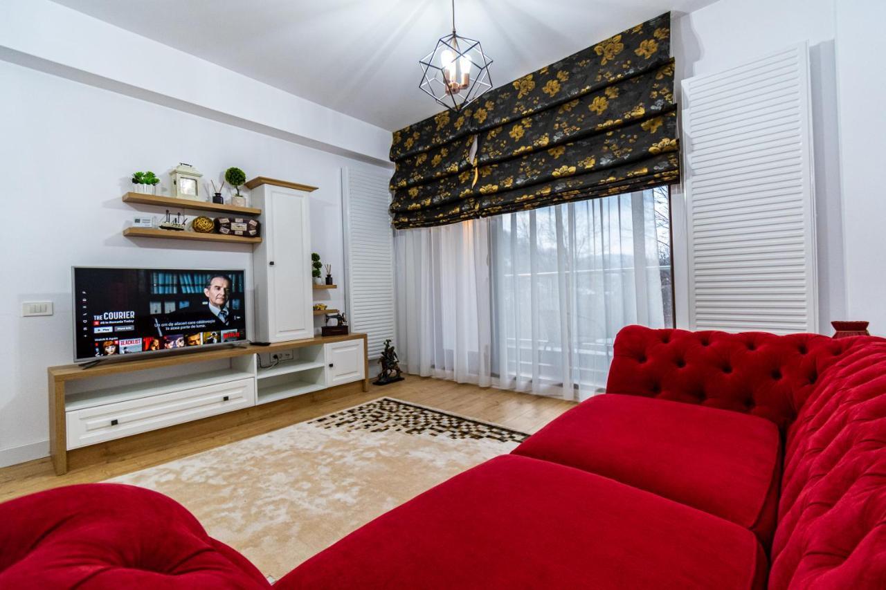 דירות בראשוב Lighthouse Central Apt With Unique Views Of The Fortress, Free Parking, 5 Min By Car From The Old Town מראה חיצוני תמונה