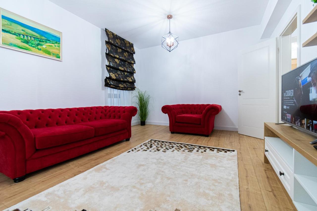 דירות בראשוב Lighthouse Central Apt With Unique Views Of The Fortress, Free Parking, 5 Min By Car From The Old Town מראה חיצוני תמונה